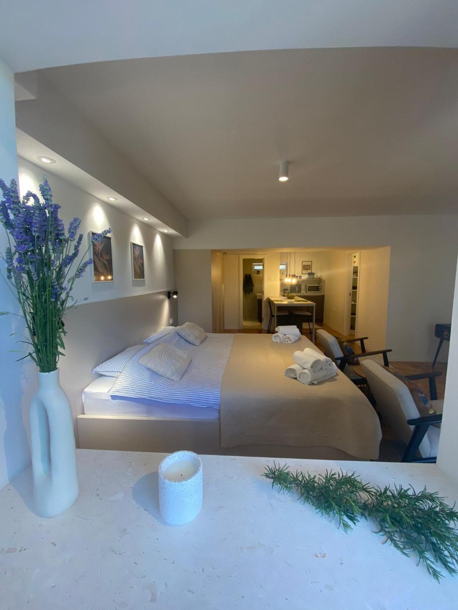 Apartments Nikval Rovinj Exterior foto